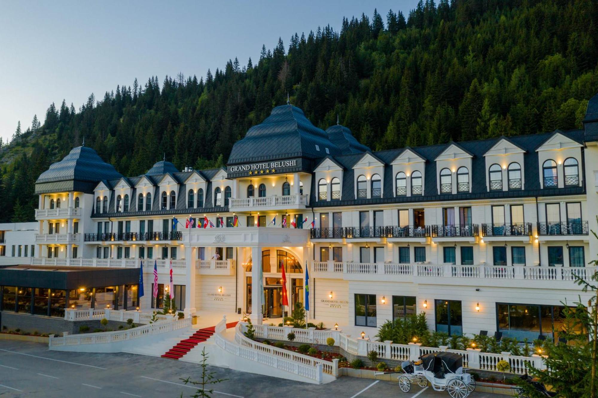 Grand Hotel Belushi Boge Eksteriør billede